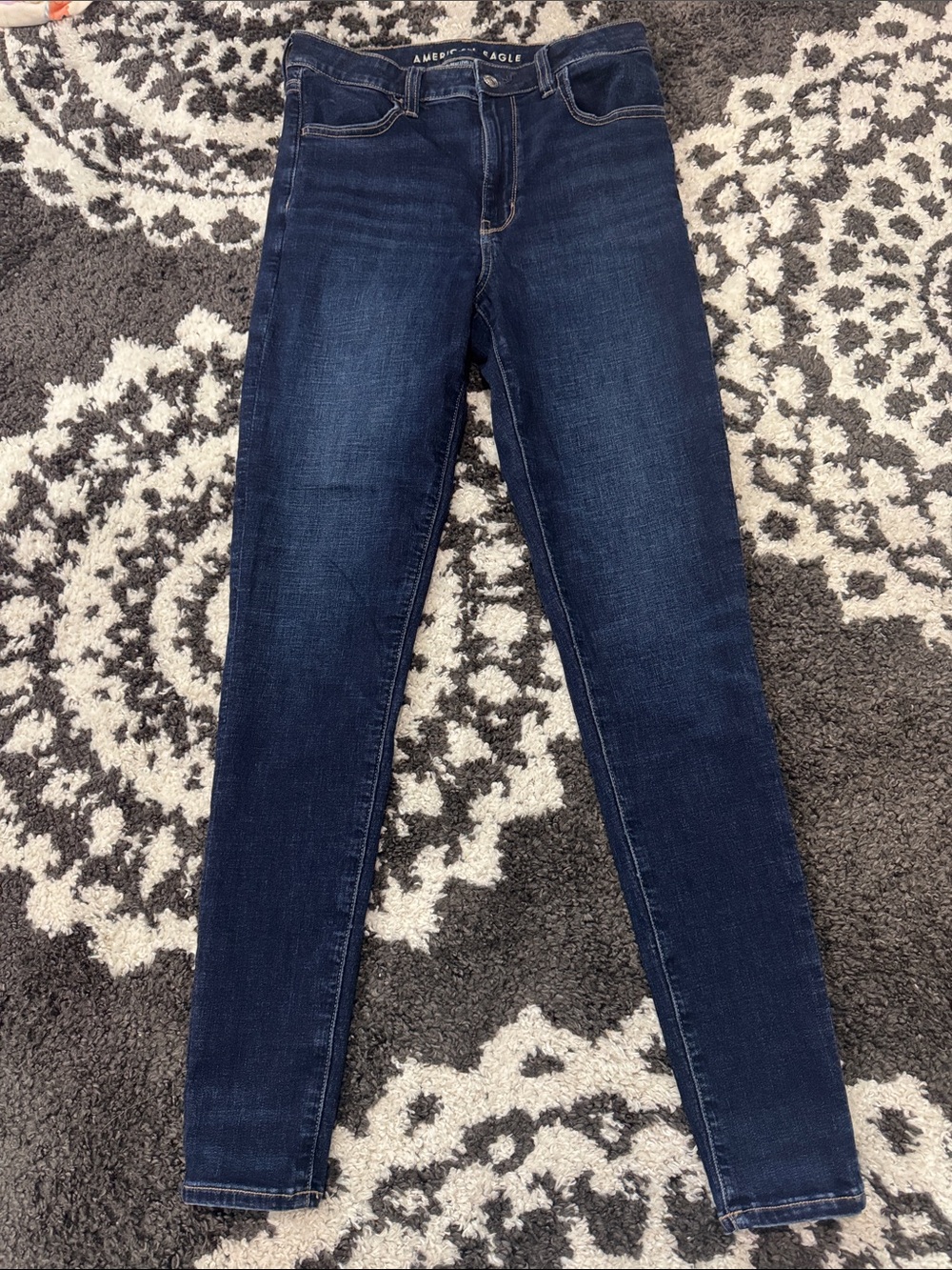 American Eagle Outfitters Women's super high waist dark wash jeggings 6 long